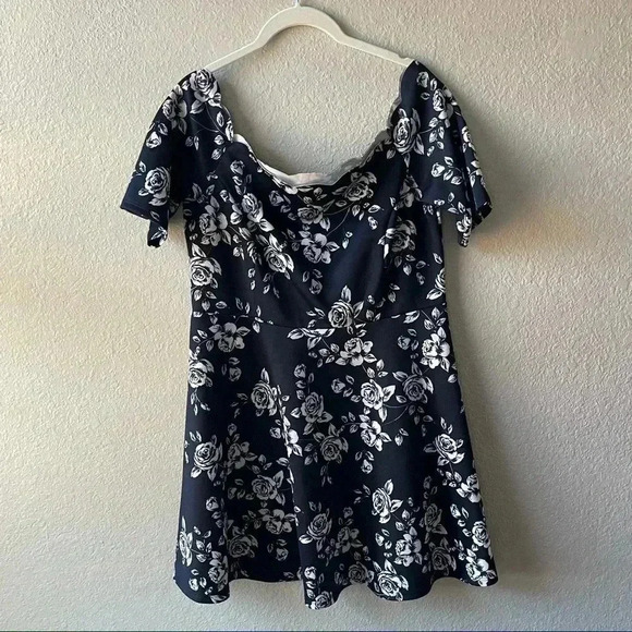 Off the Shoulder A-Line Dress - Picture 2 of 3